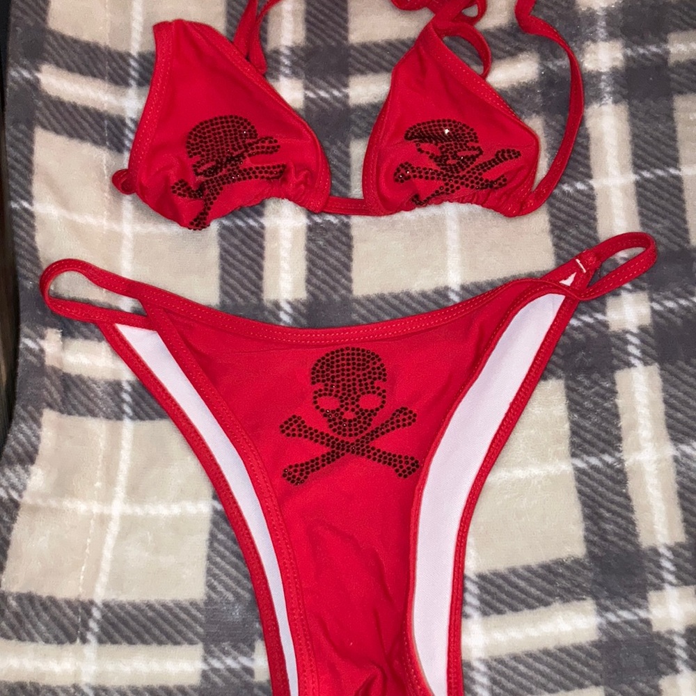 Bikini 👙 - Picture 2 of 2